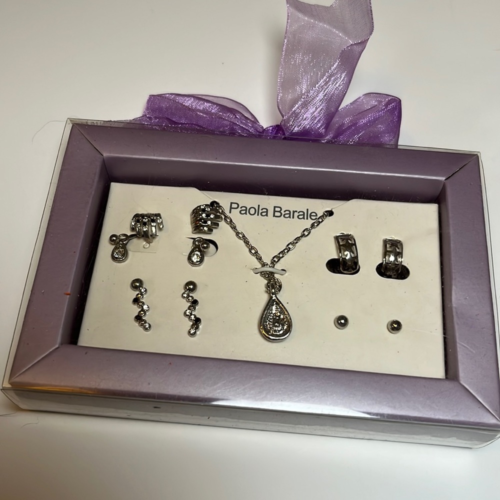 Kids jewelry new 4 sets of earrings for pieced ears and 1 necklace